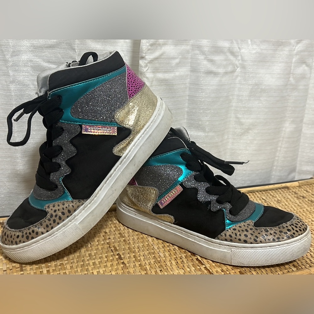 Girls sketchers sz 2.5